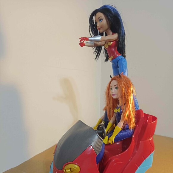 3 DC Super Hero Girls Action Dolls - Picture 4 of 6